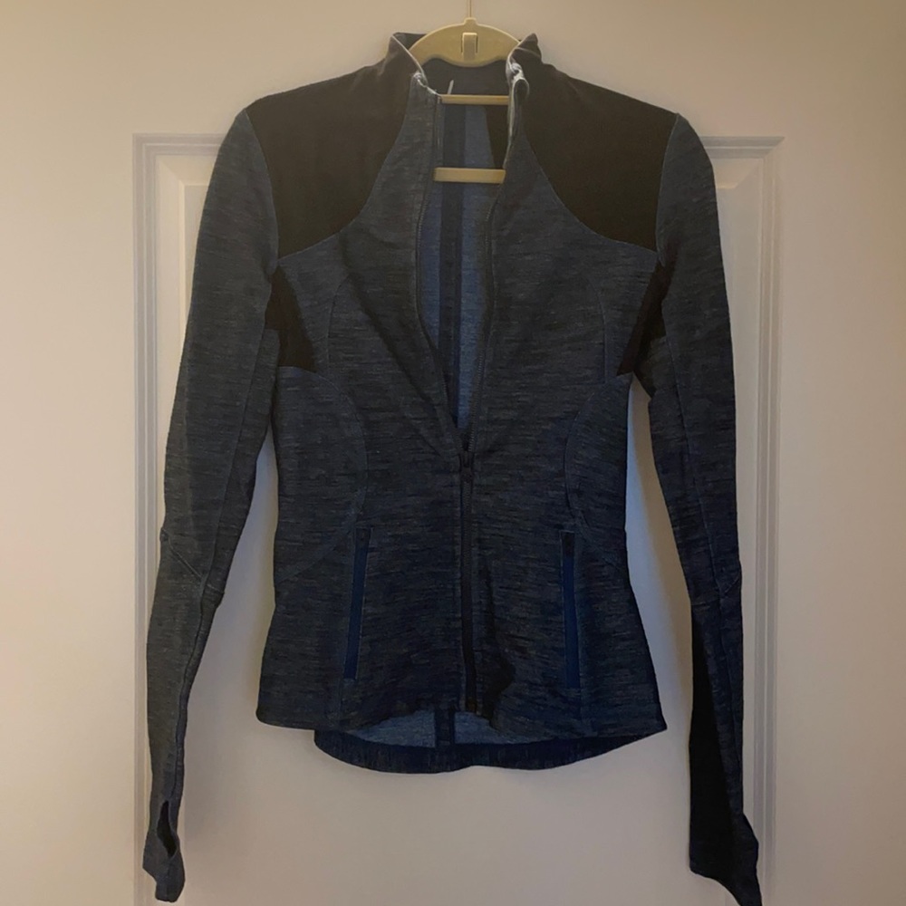 lululemon on the move jacket
